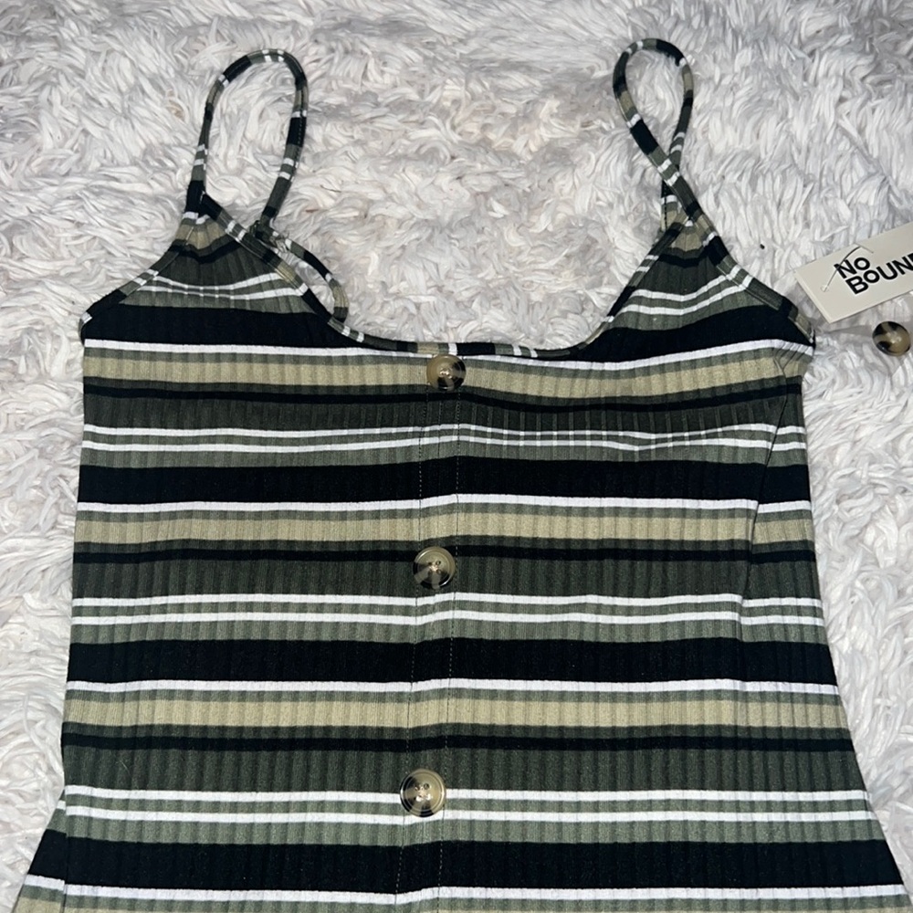 No boundaries dress w slit at the bottom- make an offer